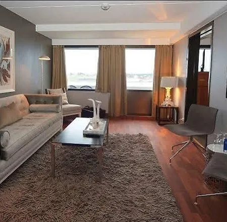 Radisson Blu Hotel, 4*